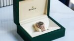 Rolex Day-Date 228235 – 40mm Everose Gold with Olive Green Roman Dial - 图片 4